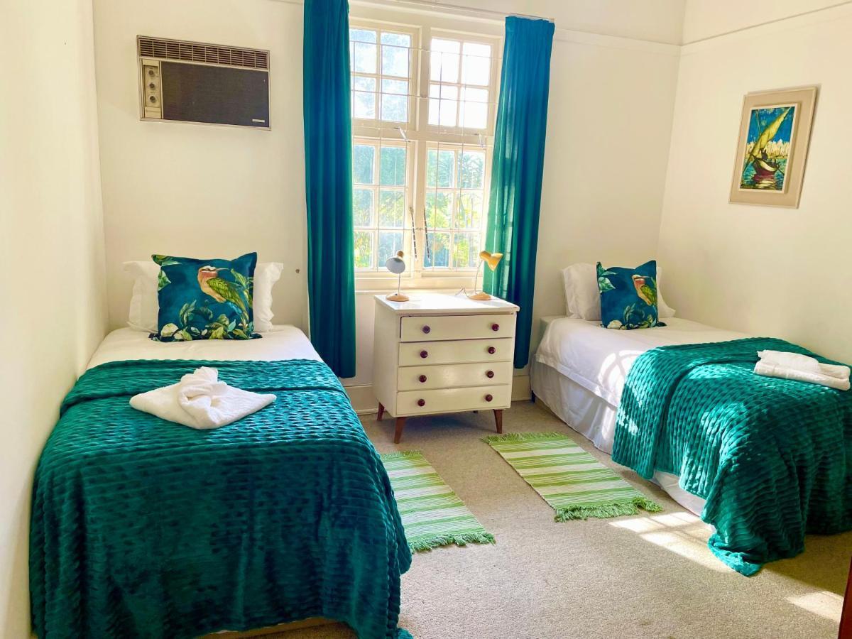 Clarendon Manor And Cottages 호윅 외부 사진