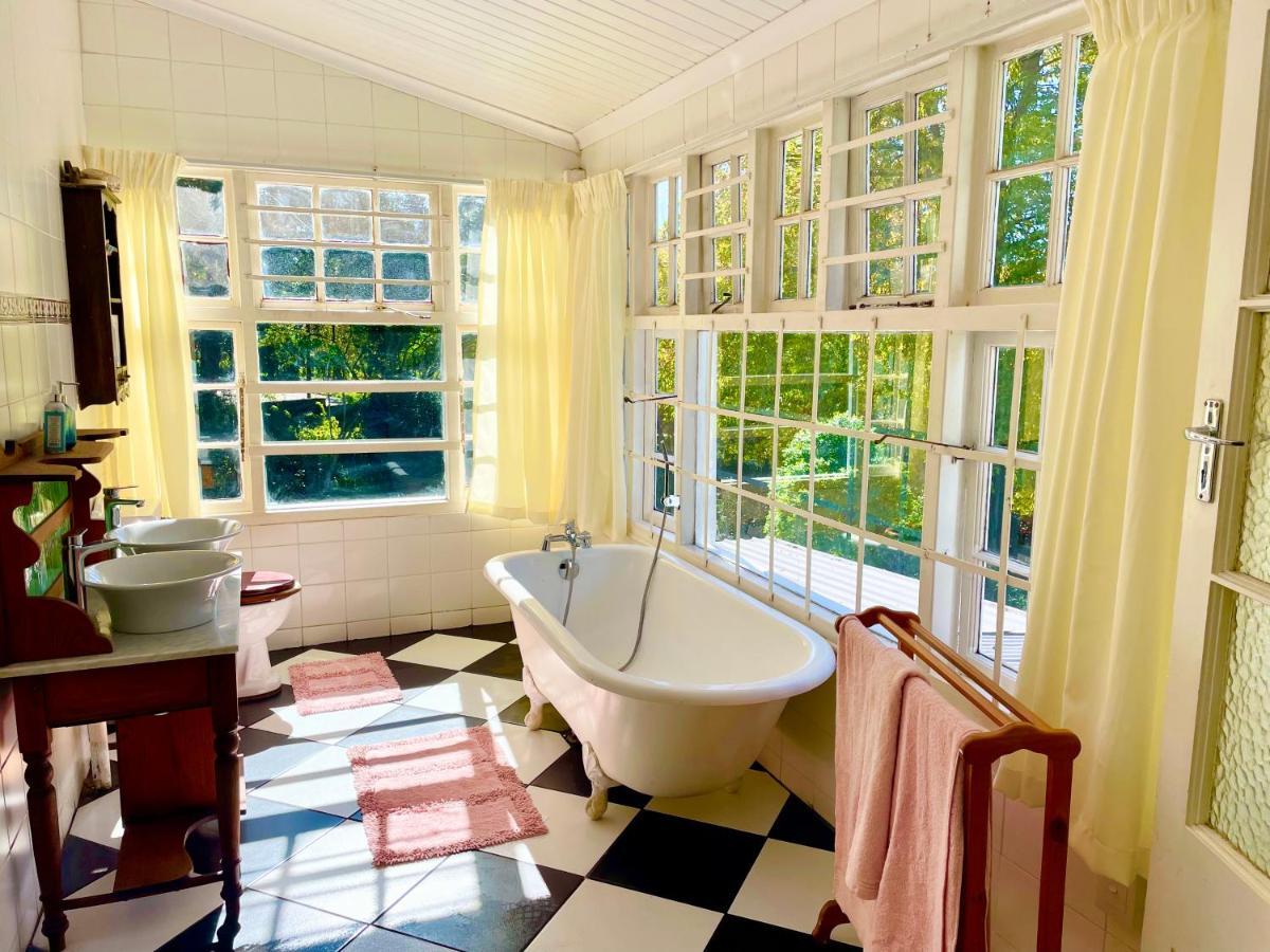 Clarendon Manor And Cottages 호윅 외부 사진